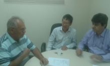 Engenheiro Mauricio Borgo, Edison Ishikura e Ari Campanhã em reunião sobre avaliação do patrimônio quinzeano.